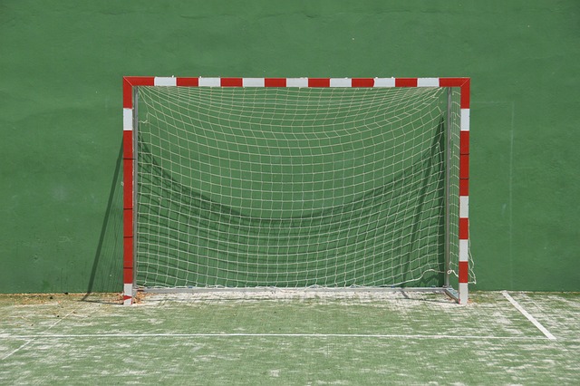 在中前场缺 在中前场缺